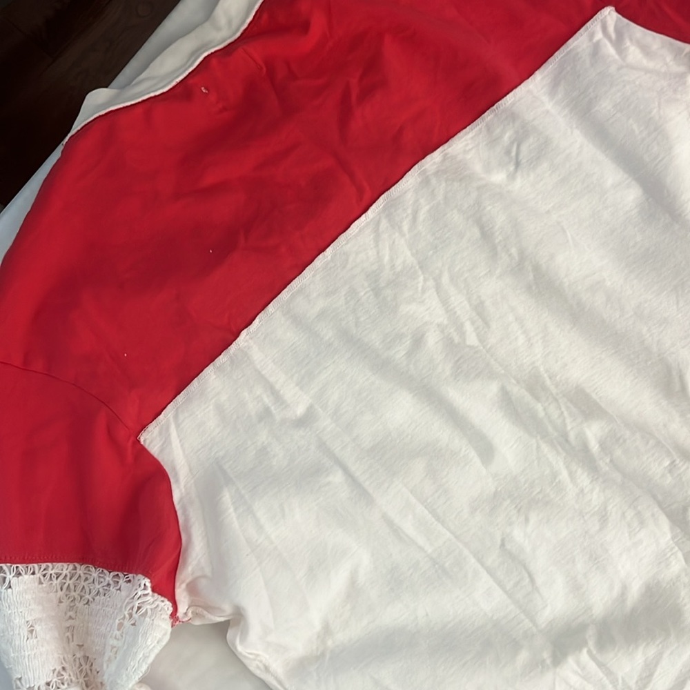 🍓Urban Outfitters Graphic Racing Tee with Crochet Details (Graham Spliced Tee) - Picture 3 of 5